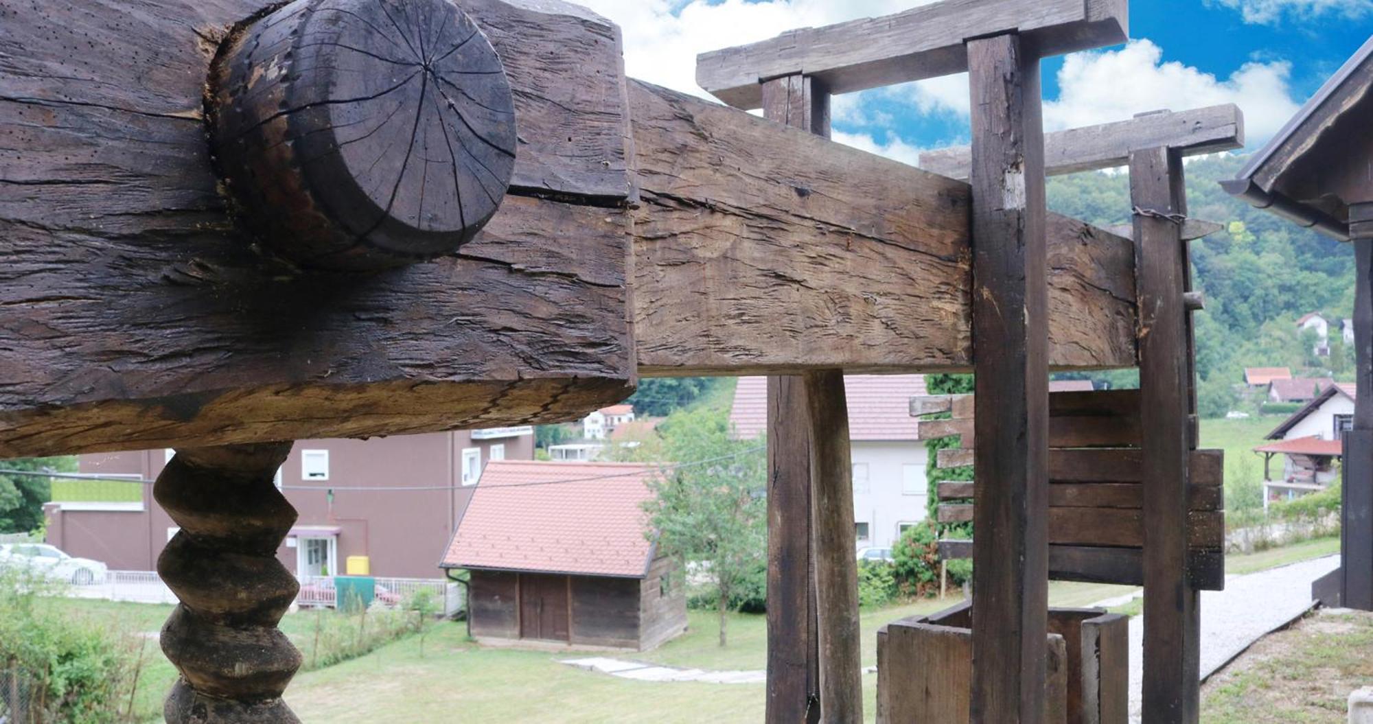 Tradicionalna Zagorska Drvena Kuca Stara Murva Tuheljske Toplice Exterior photo
